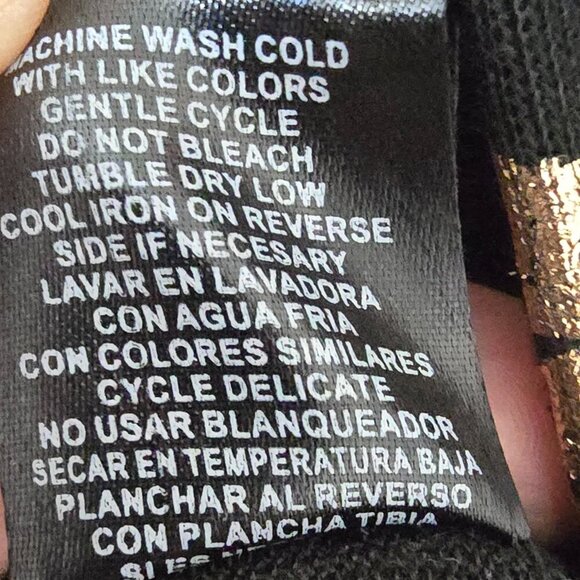 Rouge Duster - Black with Gold Lips Print - Picture 6 of 6